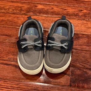 Carter’s size 7 boat shoes